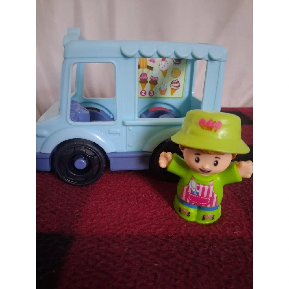 Fisher-Price Little People Share a Treat Blue Ice Cream Truck With Driver Figure